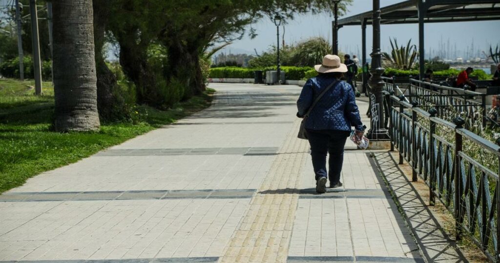 Καιρός Πάσχα 2026: Θα ψήσουμε με ήλιο ή με βροχή; Τα Μερομήνια δίνουν την απάντηση