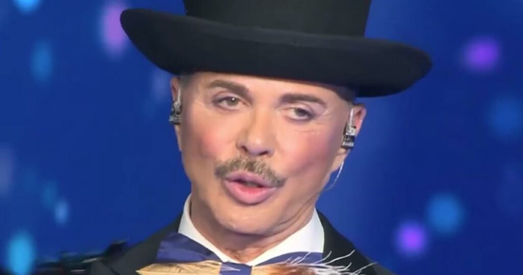 Πένθος για τον Λάκη Γαβαλά: Το ανακοίνωσε στον «αέρα» του J2US (Βίντεο)