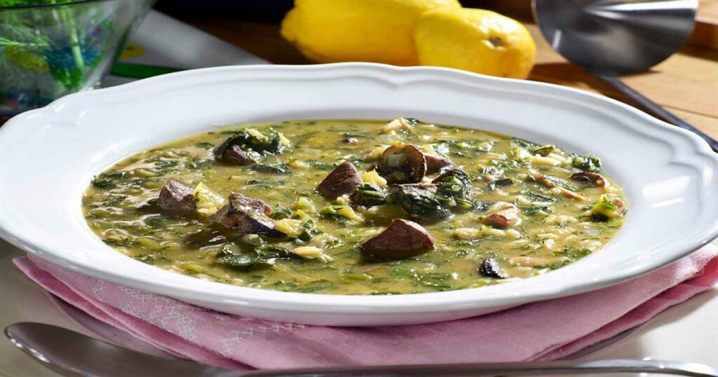 Όλοι την τρώμε αλλά κανένας δεν ξέρει τι σημαίνει – Τι συμβολίζει η μαγειρίτσα το Μεγάλο Σάββατο