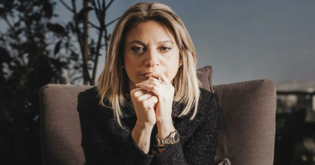 Το απόλυτο Βατερλό της Μαρίας Καρυστιανού – Γιατί την εγκαταλείπουν μαζικά οι δικοί της άνθρωποι και το κόμμα διαλύεται στα εξ ων συνετέθη!