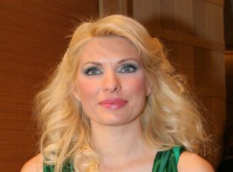 Ρετρό tv: Ποια τραγουδίστρια είπε την Ελένη Μενεγάκη δημόσια στον αέρα κομπλεξικη και κοντή;