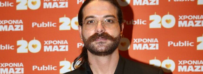 Μουγκοπέτρος: Παίζει κλαρίνο με το τραυματισμένο χέρι και στέλνει ένα όλο νόημα μήνυμα (Βίντεο)