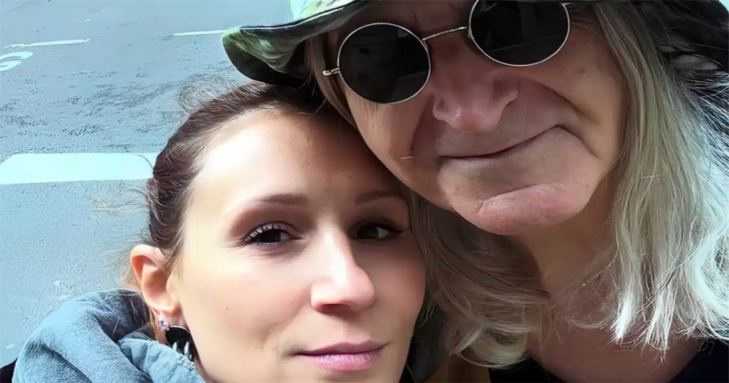 «Κουκλάκι το Καpβελάκι… Θα τρελαθώ» O γιος Φερεντίνου-Καρβέλα θα μπορούσε να είναι και μοντέλο