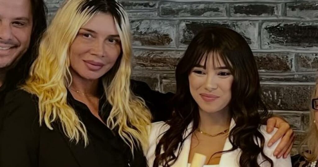 Η κουκλάρα κόρη της Πάολα, Παολίνα, μεταμορφώθηκε σε sεxy Daynerys Targaryen (Βίντεο)