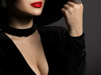 «Το έκανα το στήθος μου τούμπανο!»: Ποια μεγάλη σταρ παραδέχτηκε τις πλαστικές της όταν όλες οι άλλες «κρύβονταν»