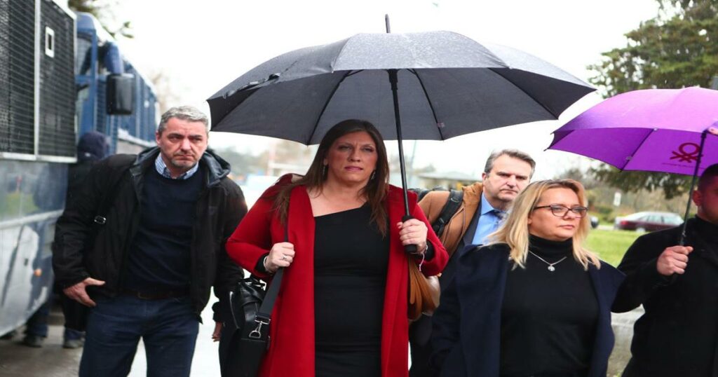 Λάρισα: Τινάχτηκε στον αέρα η δίκη για τα Τέμπη! Μετωπική Δικαστών με την Κωνσταντοπούλου: «Ζητάμε την παρέμβαση του Υπουργείου!»