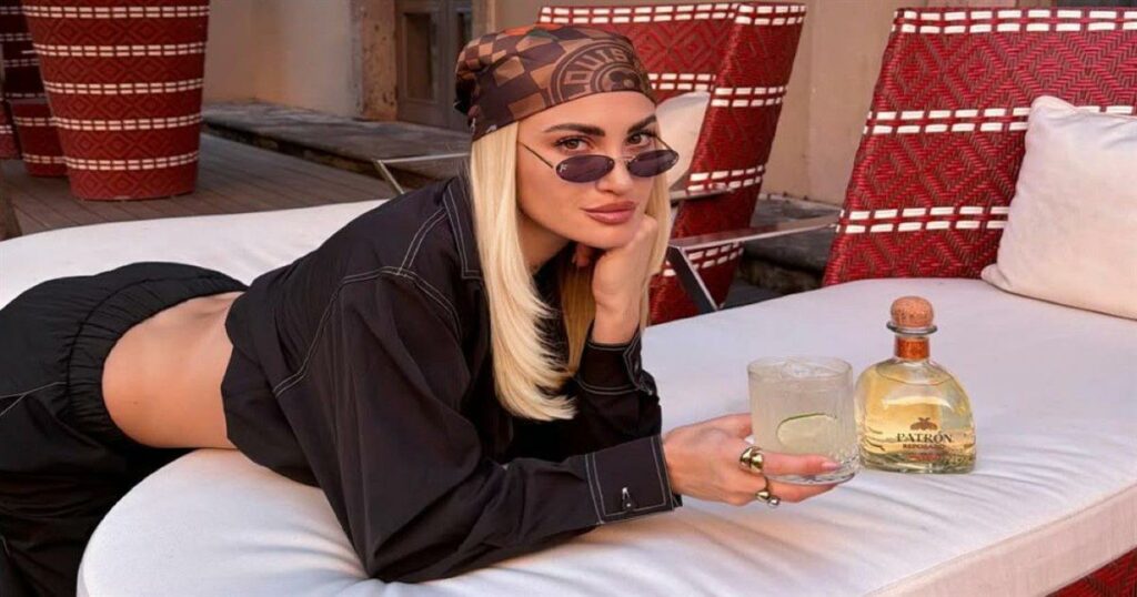 The Touni Effect: Πώς η Ιωάννα μετέτρεψε το Instagram στην πιο κερδοφόρα «βιτρίνα» της Ελλάδας