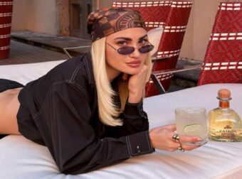 The Touni Effect: Πώς η Ιωάννα μετέτρεψε το Instagram στην πιο κερδοφόρα «βιτρίνα» της Ελλάδας