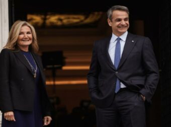 Εξιτήριο για τη σύζυγο του πρωθυπουργού – Τι συνέβη με την υγεία της Μαρέβας Μητσοτάκη