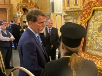 Ο Παύλος Ντε Γκρες προσκύνησε την εικόνα «Άξιον Εστί» στο Μεσολόγγι
