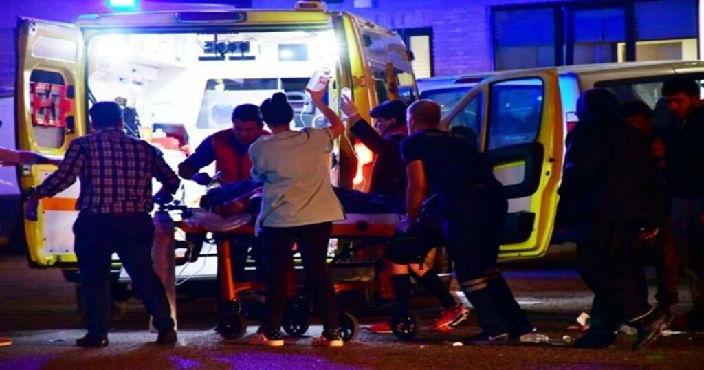 Γυναίκα εγκεφαλικά νεκρή συνήλθε όταν το ασθενοφόρο που τη μετέφερε, έπεσε σε λακούβα – Ο άντρας της κανόνιζε την κηδεία