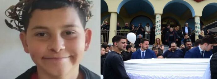 Δάκρυσαν και οι ουρανοί στην Ηλεία: Παιδιά κουβάλησαν το λευκό φέρετρο του 13χρονου Κωνσταντίνου – Σπαρακτικές εικόνες