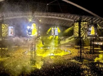 Οι Metallica ενθουσίασαν όταν έπαιξαν από Τρύπες το «Δεν χωράς πουθενά» (Βίντεο)