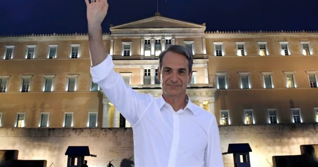 «ΔΙΑΣΤΗΜΙΚΗ ΕΚΤΟΞΕΥΣΗ» ΓΙΑ ΤΗ ΝΔ ΚΑΙ ΤΟΝ ΚΥΡΙΑΚΟ ΜΗΤΣΟΤΑΚΗ