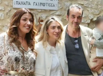 Πάνος Μουζουράκης & Μαριλού Κόζαρη: Βάφτισαν τον γιο τους με νονά την Έλενα Παπαρίζου