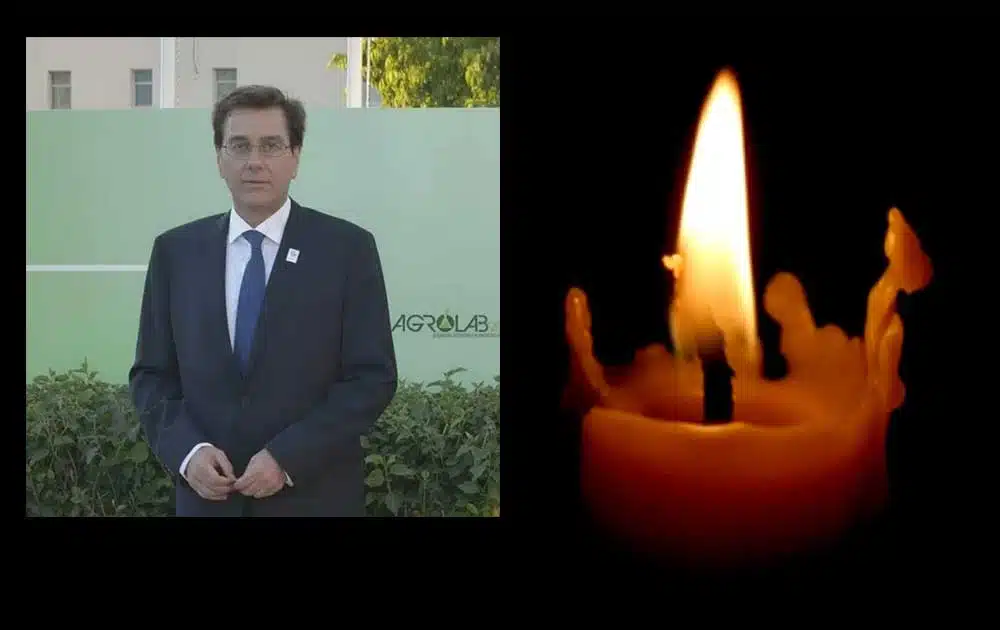 Θpήvoς: Πέθαvε ο Κώστας Παπανώτας