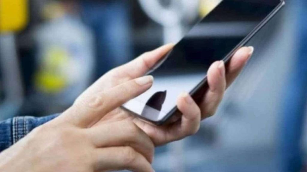ΤΗΛΕΦΩΝΙΚΗ ΑΠΑΤΗ ΣΤΟ ΚΙΝΗΤΟ: ΜΗΝ ΑΠΑΝΤΗΣΕΤΕ ΠΟΤΕ ΣΕ ΑΥΤΟΝ ΤΟΝ ΑΡΙΘΜΟ, ΣΑΣ ΧΡΕΩΝΕΙ ΠΑΝΩ ΑΠΟ 100 ΕΥΡΩ! ΠΡΟΣΟΧΗ