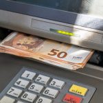 ΕΚΤΑΚΤΗ ΑΝΑΚΟΙΝΩΣΗ: ΜΠΑΙΝΟΥΝ ΤΑ ΛΕΦΤΑ ΣΤΟΥΣ ΛΟΓΑΡΙΑΣΜΟΥΣ – ΤΙ ΜΕΡΑ ΚΑΙ ΤΙ ΩΡΑ ΘΑ ΕΜΦΑΝΙΣΤΟΥΣ ΣΕ ΟΛΟΥΣ