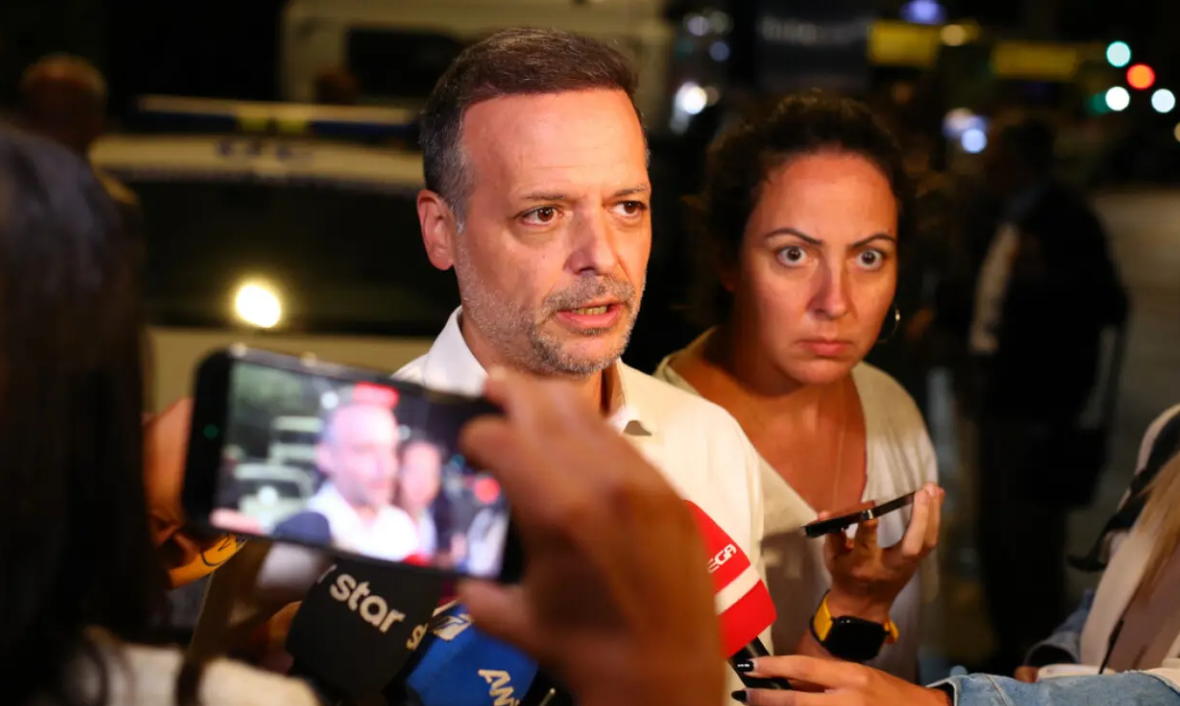 ΕΚΤΑΚΤΗ ΕΙΔΗΣΗ ΑΠΟ ΠΛΑΚΑ ΤΩΡΑ-ΜΟΛΙΣ ΤΟ ΑΝΑΚΟΙΝΩΣΕ Ο ΔΗΜΑΡΧΟΣ ΑΘΗΝΩΝ ΓΙΑ ΤΟΥΣ 6 ΑΓΝΟΟΥΜΕΝΟΥΣ,ΔΥΣΤΥΧΩΣ…