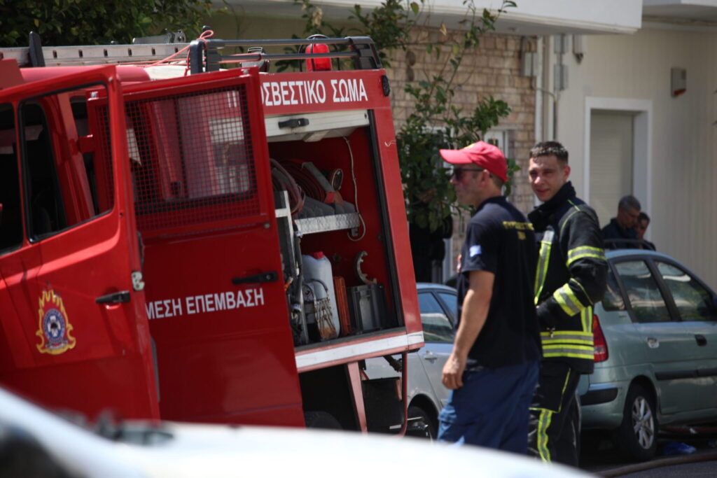 Φωτιά στο Γεννηματάς: Χαρτικά πήραν φωτιά στο υπόγειο - Άμεση κινητοποίηση της Πυροσβεστικής