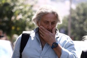 Μαζωνάκης: «Το φερμουάρ μου ήταν κατεβασμένο και μου έκανε…» – Νέα καταγγελία ΒΟΜΒΑ για τον υπνοθεραπευτή