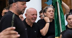 “Ο ΓΙΩΡΓΟΣ ΕΙΝΑΙ” ΣΠΑΡΑΞΕ Η ΜΑΡΙΑ ΜΑΖΩΝΑΚΗ ΠΑΝΩ ΑΠΟ ΤΟ ΦΕΡΕΤΡΟ ΤΟΥ, ΑΝΑΤΡΙΧΙΑΣΑΝ ΟΛΟΙ ΜΕ ΑΥΤΟ ΠΟΥ ΚΡΑΤΟΥΣΕ