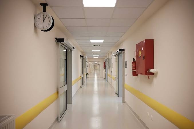ΕΚΤΑΚΤΟ - Νοσηλεύεται σε κρίσιμη κατάσταση αγαπημένος Έλληνας τραγουδιστής