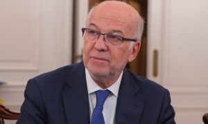 Φλωρίδης: «Αν δεν υπήρχε ισχυρή κυβέρνηση, η Ελλάδα θα έπεφτε χωρίς μια τουφεκιά»