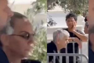 Γιώργος Μαζωνάκης: Συγκίνηση στο τρισάγιο – Τα δάκρυα της μητέρας και της αδερφής του πάνω από το μνήμα