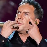 Μαζωνάκης: «Δεν φαντάζεσαι» – Τι φέρεται να είπε ο τραγουδιστής στην ανειδίκευτη γιατρό της «κλινικής» του Κολωνακίου