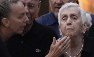 Γιώργος Μαζωνάκης: O σπαραγμός της οικογένειας μπροστά στη σορό – Σκηνές αρχαίας τραγωδίας στη Νίκαι
