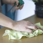 Κατηγόρησαν καθαρίστρια ότι έκλεψε 50.000 ευρώ από σπίτι στο Πανόραμα, αλλά τα λεφτά τελικά ήταν μέσα στο σπίτι