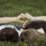 25 σημάδια που δείχνουν, ότι σας αγαπάει ακόμα και αν δεν σας το λέει