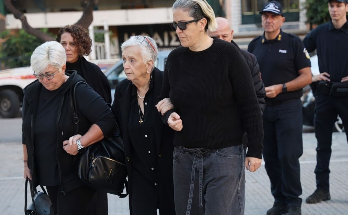 Μνημόσυνο Μαζωνάκη: Το σημάδι από ψηλά όταν η Μαρία τραγούδησε το «Ανήκω σε μένα»