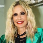 Ούτε με τον Καρβέλα, ούτε με την Κούστα: Με αuτόν τον άνδρα είναι αγκαλιά η Βίσση στο Μαρόκο
