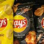 Καταργούνται τα πατατάκια με γεύση barbeque από τα σούπερμαρκετ – Ο λόγος