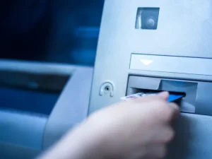 Διπλή «ανάσα» τον Νοέμβριο: Ποιοι θα πάρουν 400 και ποιοι 150 επιπλέον