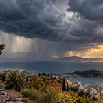 Δεν θα σταματήσει να βρέχει στην Αθήνα: Οι ώρες που θα χτυπήσει η κακοκαρία με έντονα καιρικά φαινόμενα