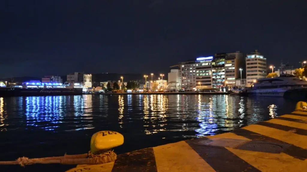 Τραγωδία στο λιμάνι του Πειραιά: Αυτοκίνητο έπεσε στη θάλασσα στην πύλη Ε2, ένας νεκρός