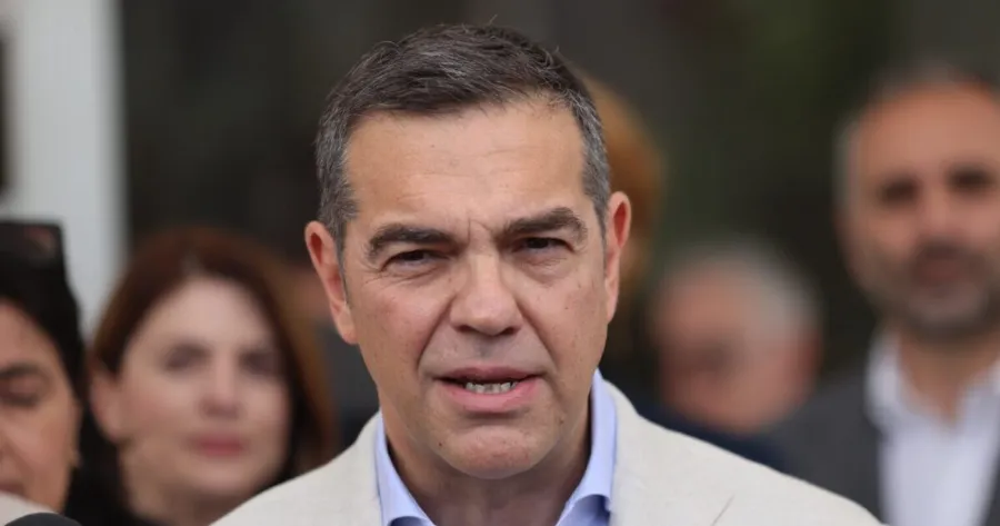 Με αυτόν βγαίνει πρώτος ο Τσίπρας: Ο πασίγνωστος παρουσιαστής που «κατεβάζει» στις εκλογές και του δίνει τη νίκη