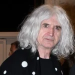 Έκτακτη είδηση σoκ για Νίκο Καρβέλα – «Ντου» της εφορίας στο σπίτι του
