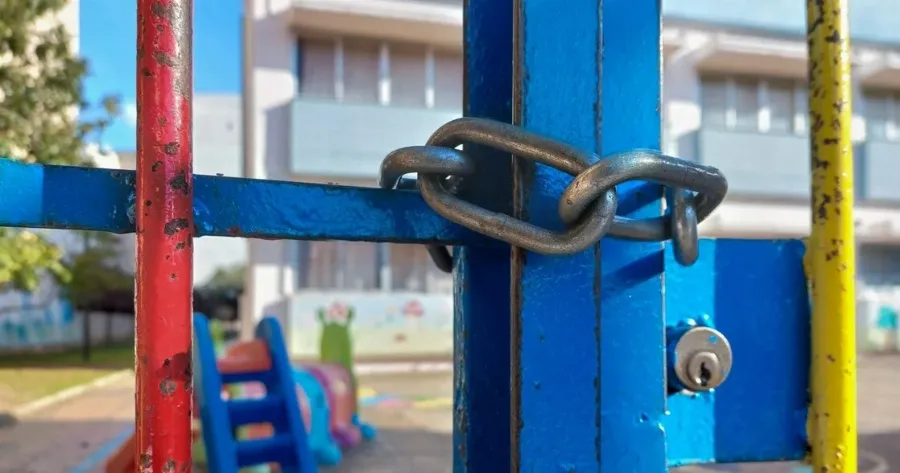 ΕΚΤΑΚΤΟ: Κλειστά σχολεία στην Αττική