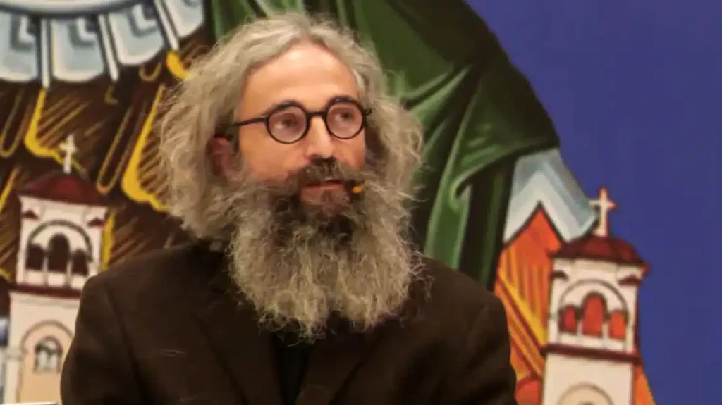 Άρης Σερβετάλης: «Αν ερχόταν ο Χριστός και με ρωτούσε τι θέλω να μου χαρίσει, θα του έλεγα “θέλω να με πάρεις μαζί σου στη βασιλεία του Θεού”»