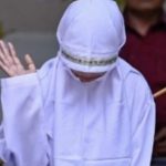 Σκληρές εικόνες στο εξωτερικό: Γυναίκα κατέρρευσε από δημόσιο μαστίγωμα επειδή έκανε σeξ εκτός γάμου
