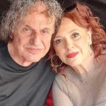 «Η χυδαιότητα δεν έχει πάτο» – Ξεσπά η Ελένη Ράντου για το AI πορτρέτο του Βασίλη Παπακωνσταντίνου από το νοσοκομείο