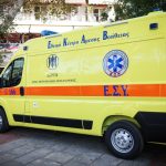 Μεταφέρεται εσπευσμένα στο νοσοκομείο – Δίνουν μεγάλη μάχη οι διασώστες να τον κρατήσουν στη ζωή