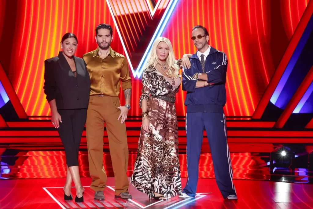 The Voice – Πάολα: Η πρώτη εμφάνιση στην καρέκλα του Μαζωνάκη και το φιλί στο στόμα με την Παπαρίζου